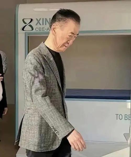 这年头，流量确实不值钱，很多大V天天喊压力大也是真的压力大，因为盘子越大，压力就