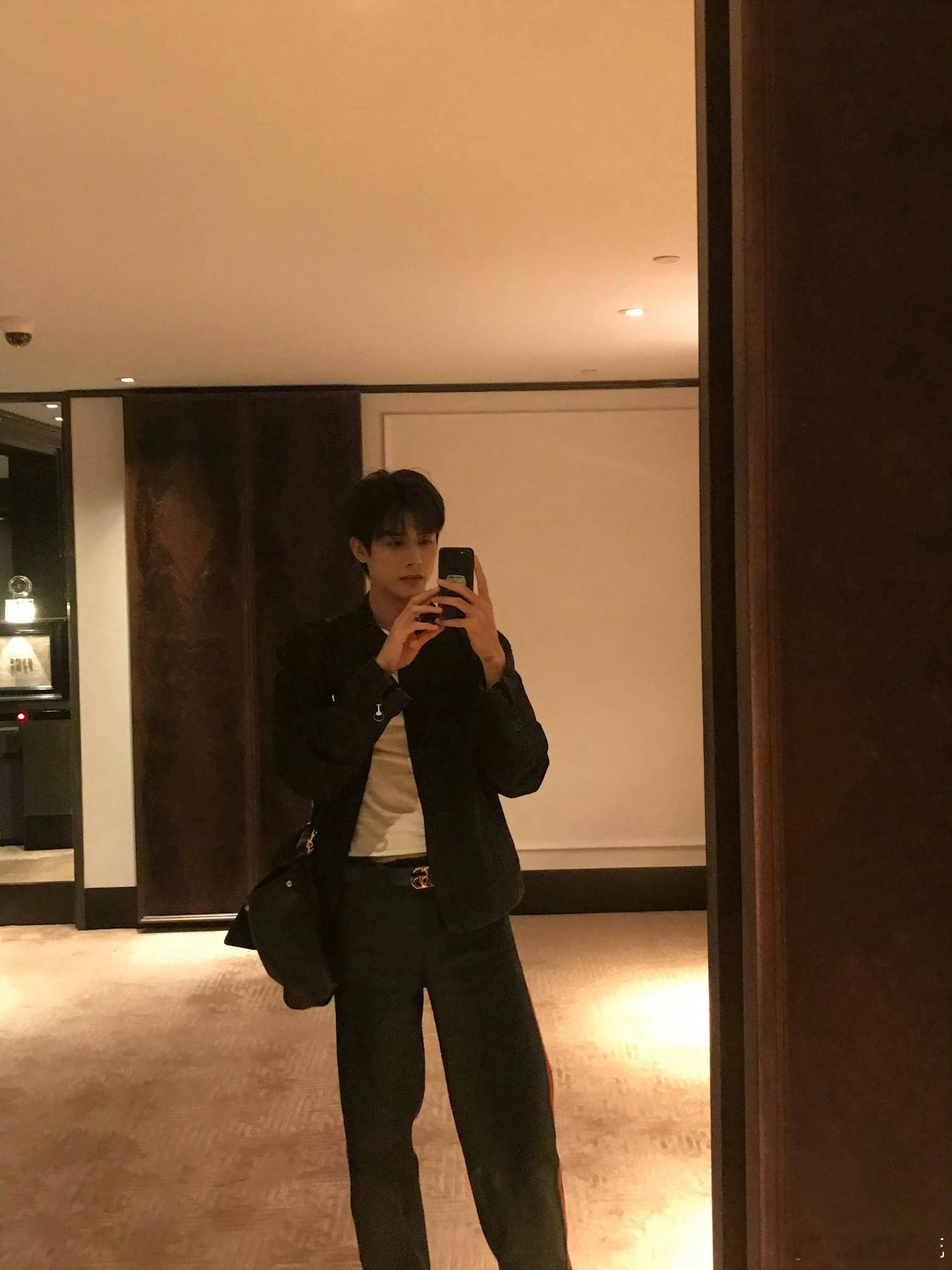 宋威龙好帅一男大宋威龙鼻孔是爱心形状 宋威龙好帅一男大，鼻孔是爱心形状耶❤️ ​