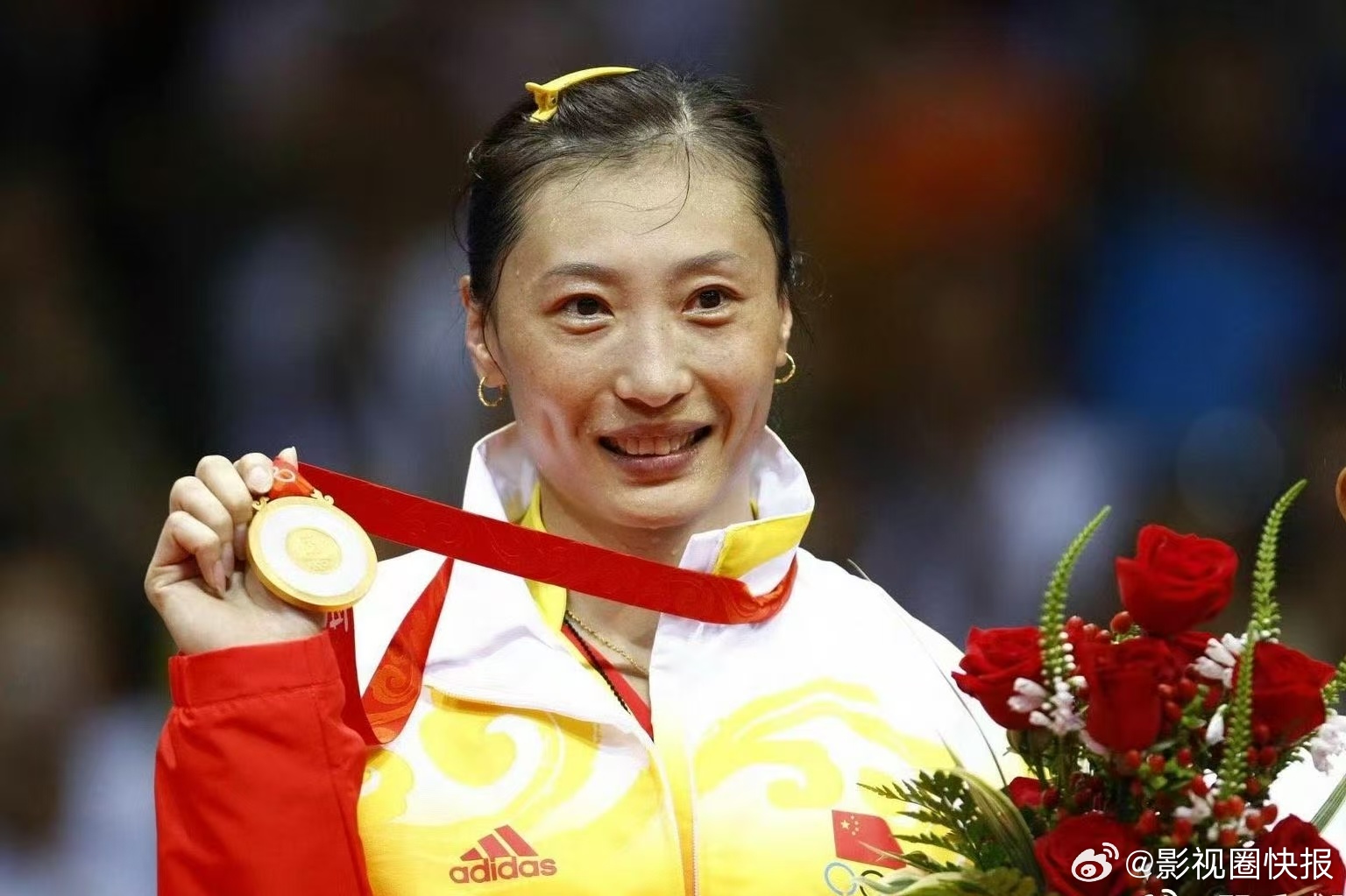 胡兵在线召集幼儿园校友胡兵和张宁竟是幼儿园发小，一个驰骋时尚界，一个称霸羽球赛场