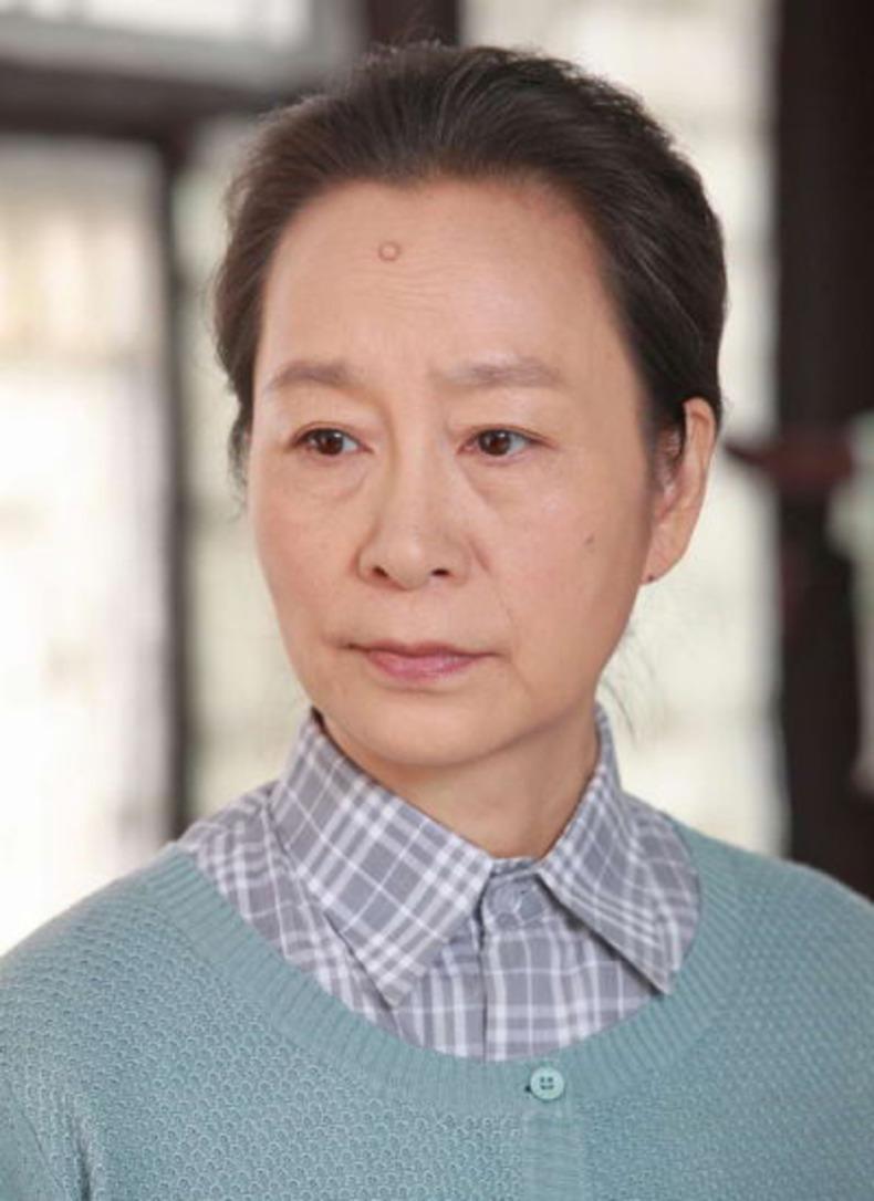 他去美国进修，整整两年没见老婆。归国推开门，竟撞见妻子在坐月子，他没有发火，没有