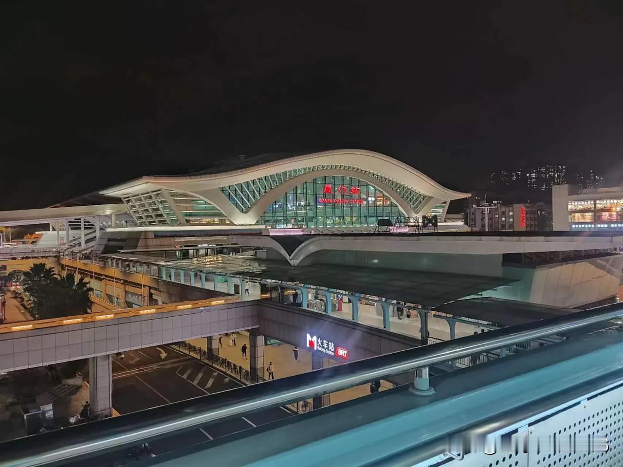 发一张照片证明你去过厦门感谢贵平台的盛情邀请！致敬！