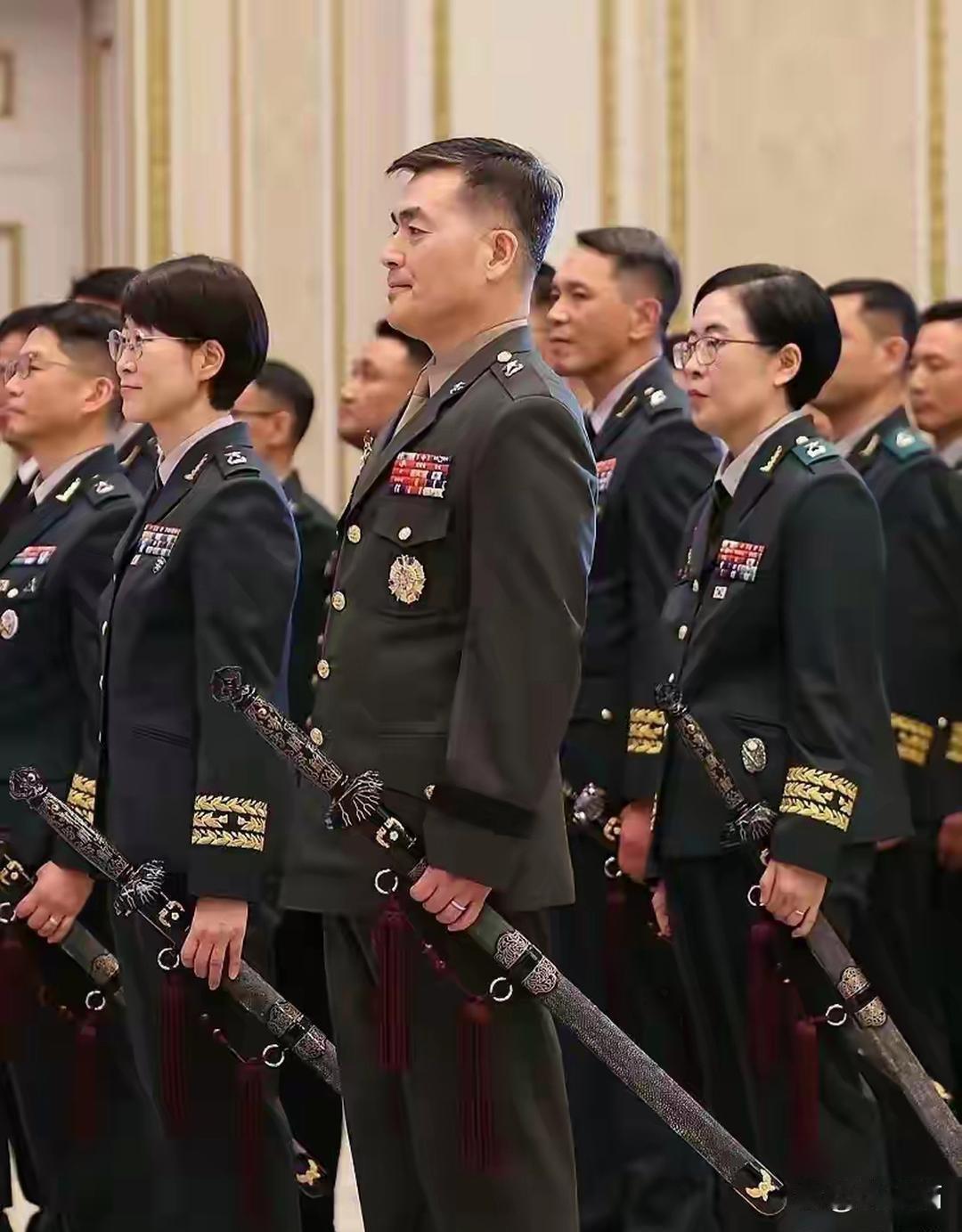 这把剑⁠⁠‌真帅，我‏也想‍‍来一把！