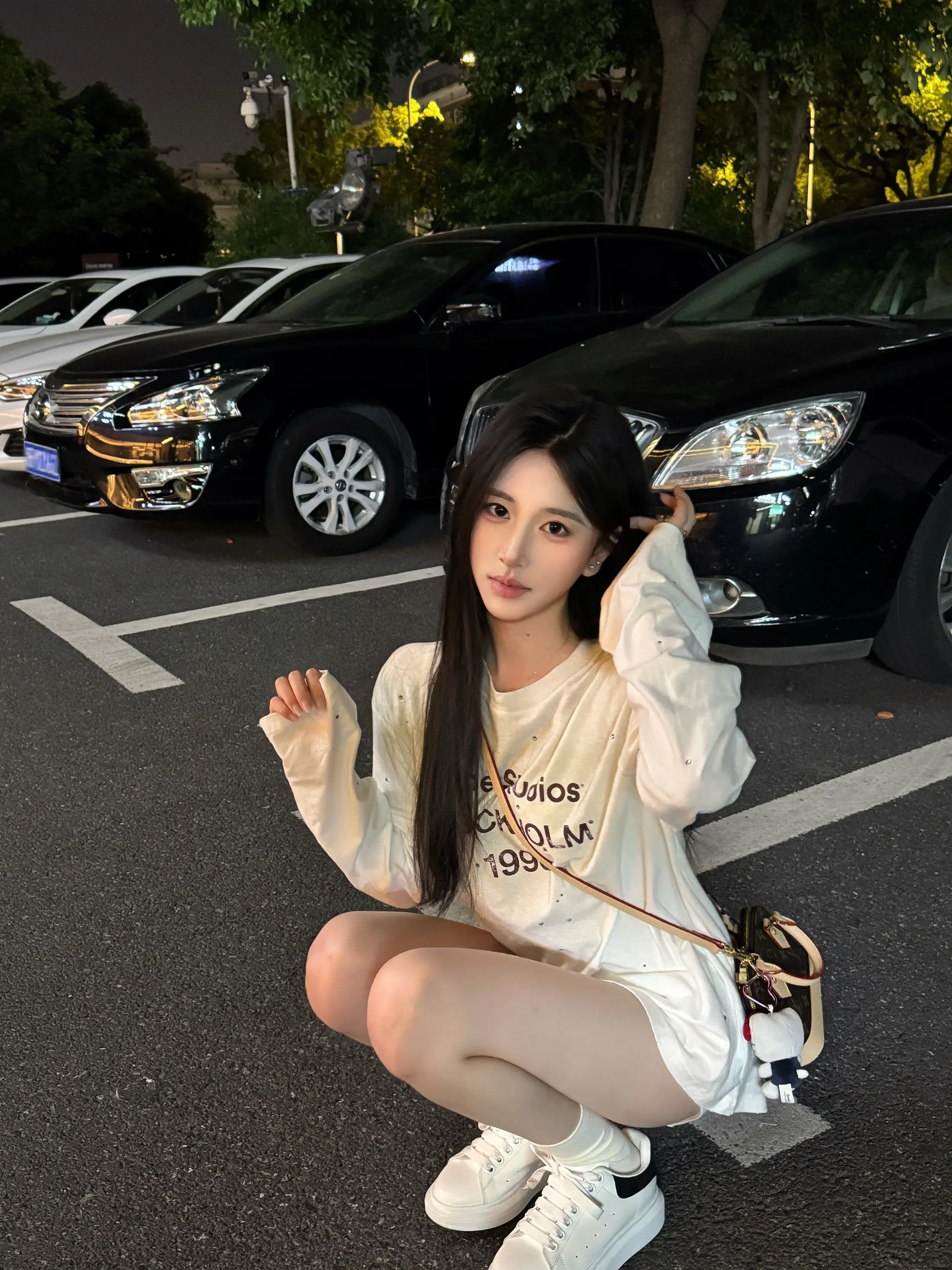 刚开始你夸她可爱 后面你说她脾气太怪