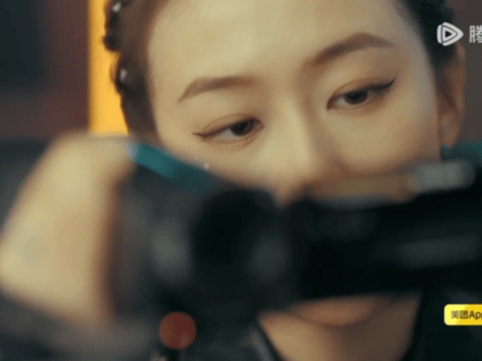 刘美含说章子怡救了大命笑死，刘美含在《演员3》差点翻车，还好章子怡出手相救！一个