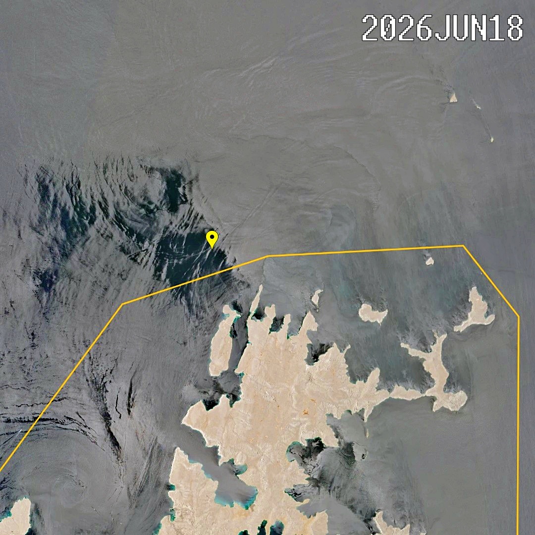 美国开辟的霍尔木兹海峡阿曼航道附近（1.6公里外）发现了水雷。美伊以冲突
