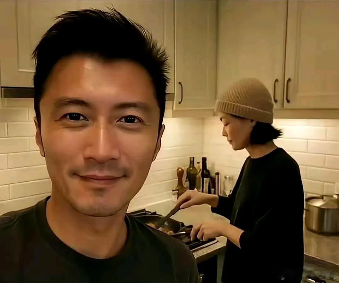 多幸福的老两口
幸福 老了的快乐 全家老小多快乐 幸福快乐老人 活的幸福 父辈的