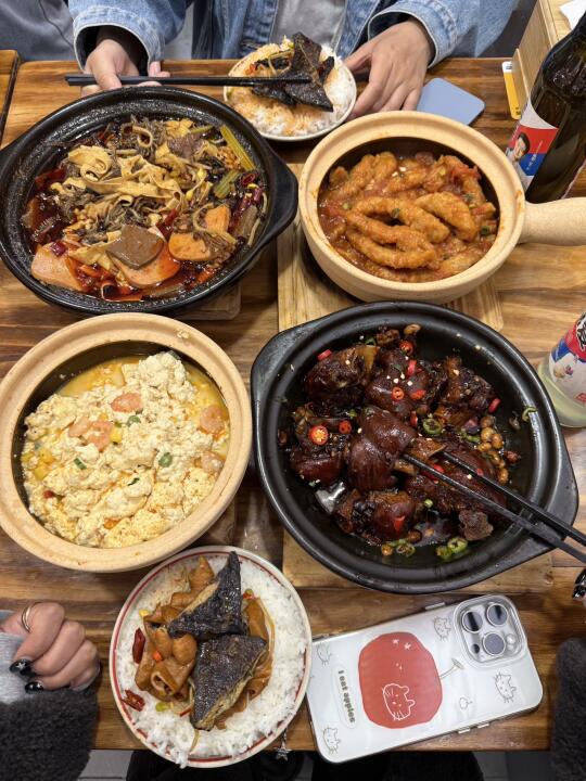 🔥这家砂锅店，藏着最浓的烟火气！