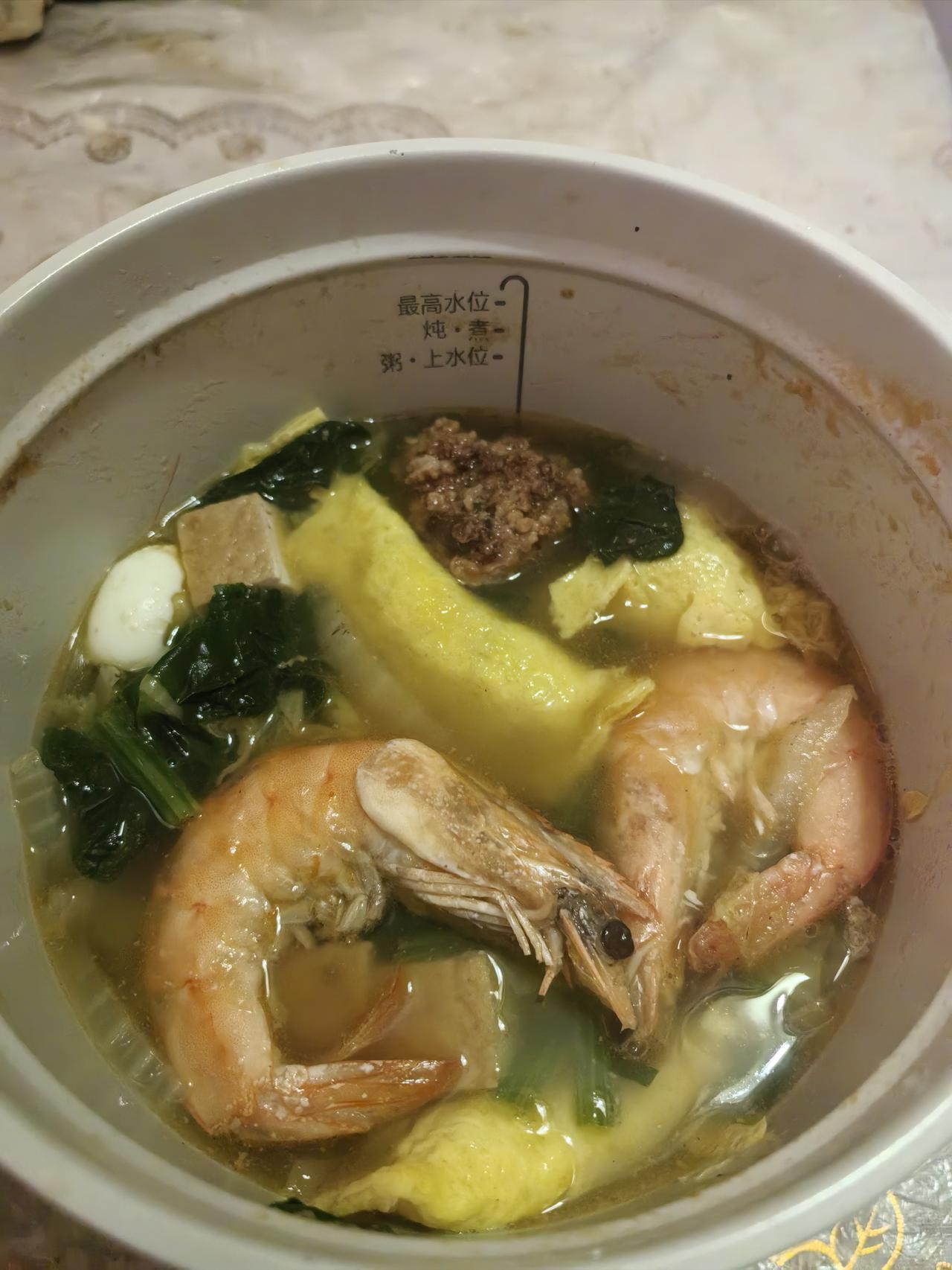 我又犯错误了，一下没控制住，血糖又窜上来了。

因为每次儿子过来蹭饭我的血糖就不