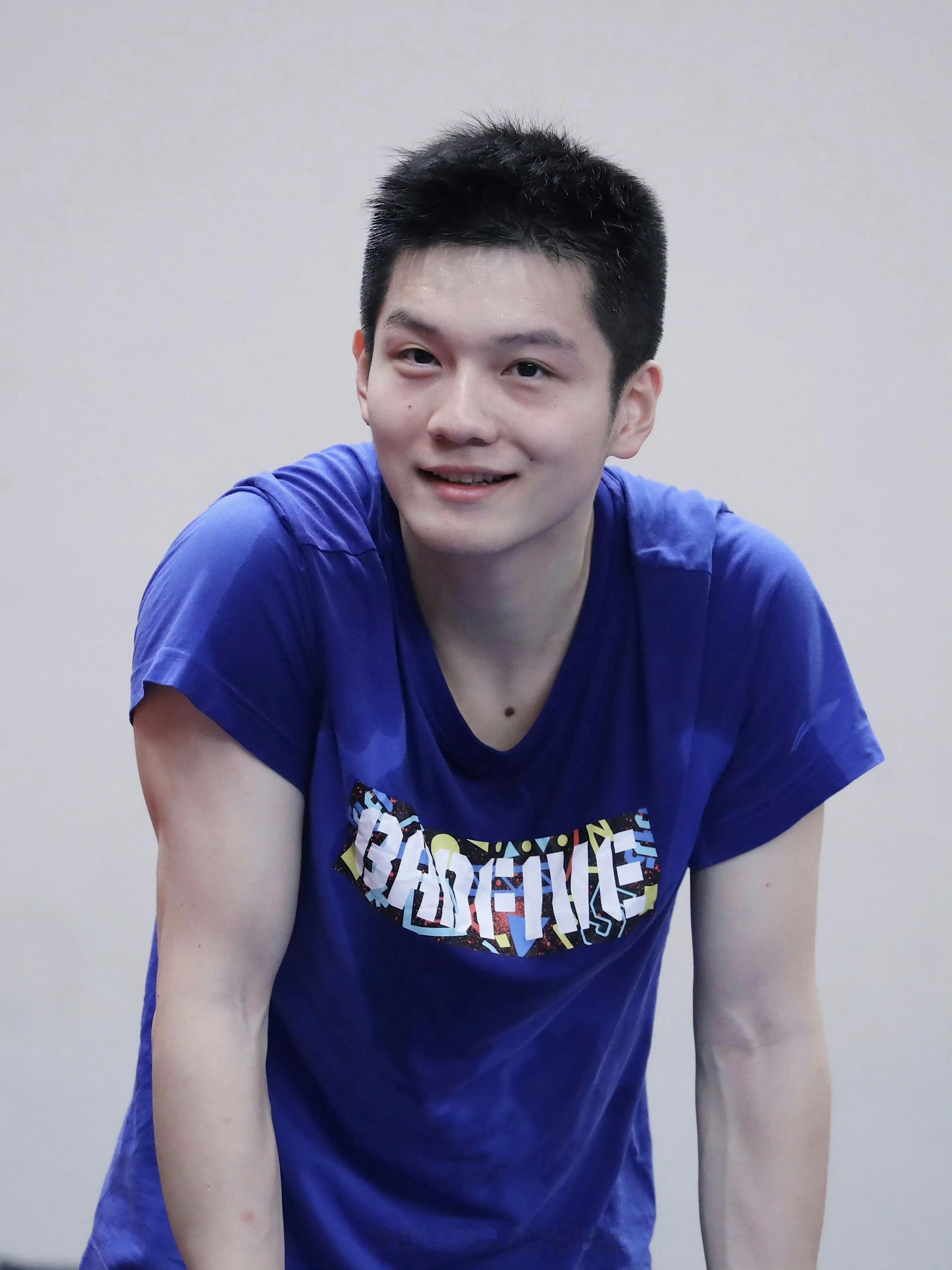 这张也太帅了 这是我刚入坑存的照片🥵尤其是胸口的痣