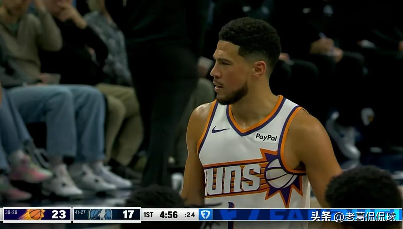 太阳icon巨星布克icon真是恨死队友杰伦-格林icon了！在今天太阳客场以1