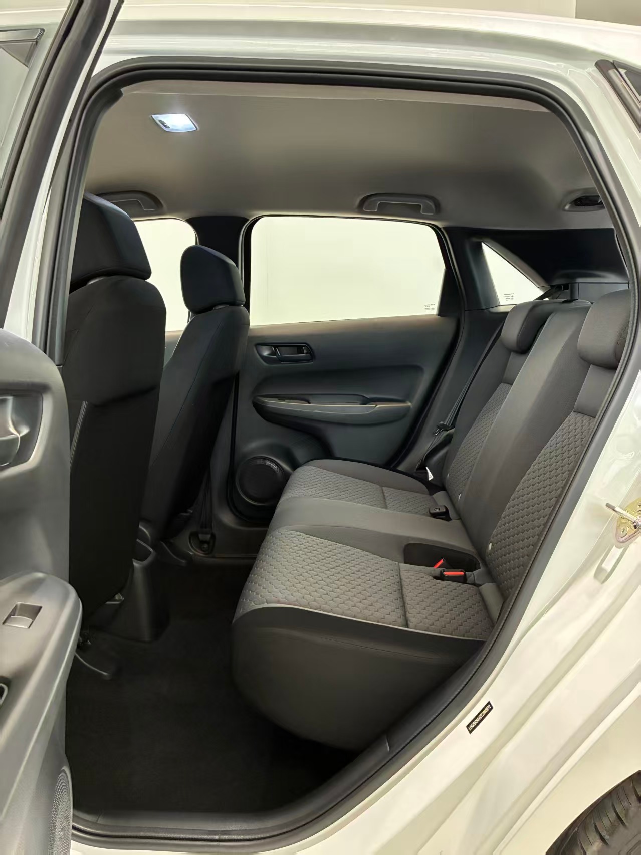 1.5L地球梦油耗5.5L，空间利用率高，后排魔术座椅能放平，改装潜力大。 