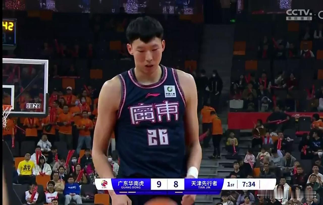 周琦今天打天津男篮的数据表现！！！
上场时间:37分钟。
投篮:14中9。
三分