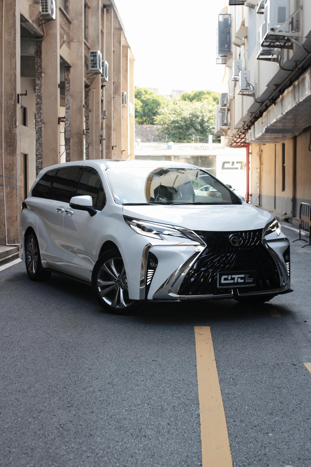 Toyota SIENNA 隐形车衣| 珑行包围