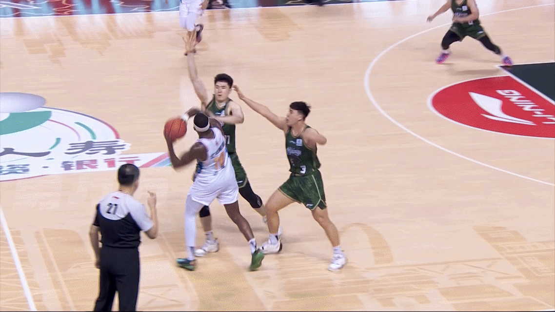 北京首钢 今天最美好的一球，来自川队的大心脏，晚安同曦男篮vs北京男篮