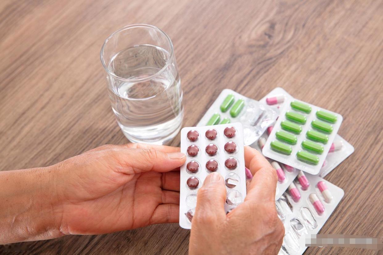 紧急提醒！19岁小伙不信“头孢配酒，说走就走”，酒后试胆20分钟后悲剧收场
 