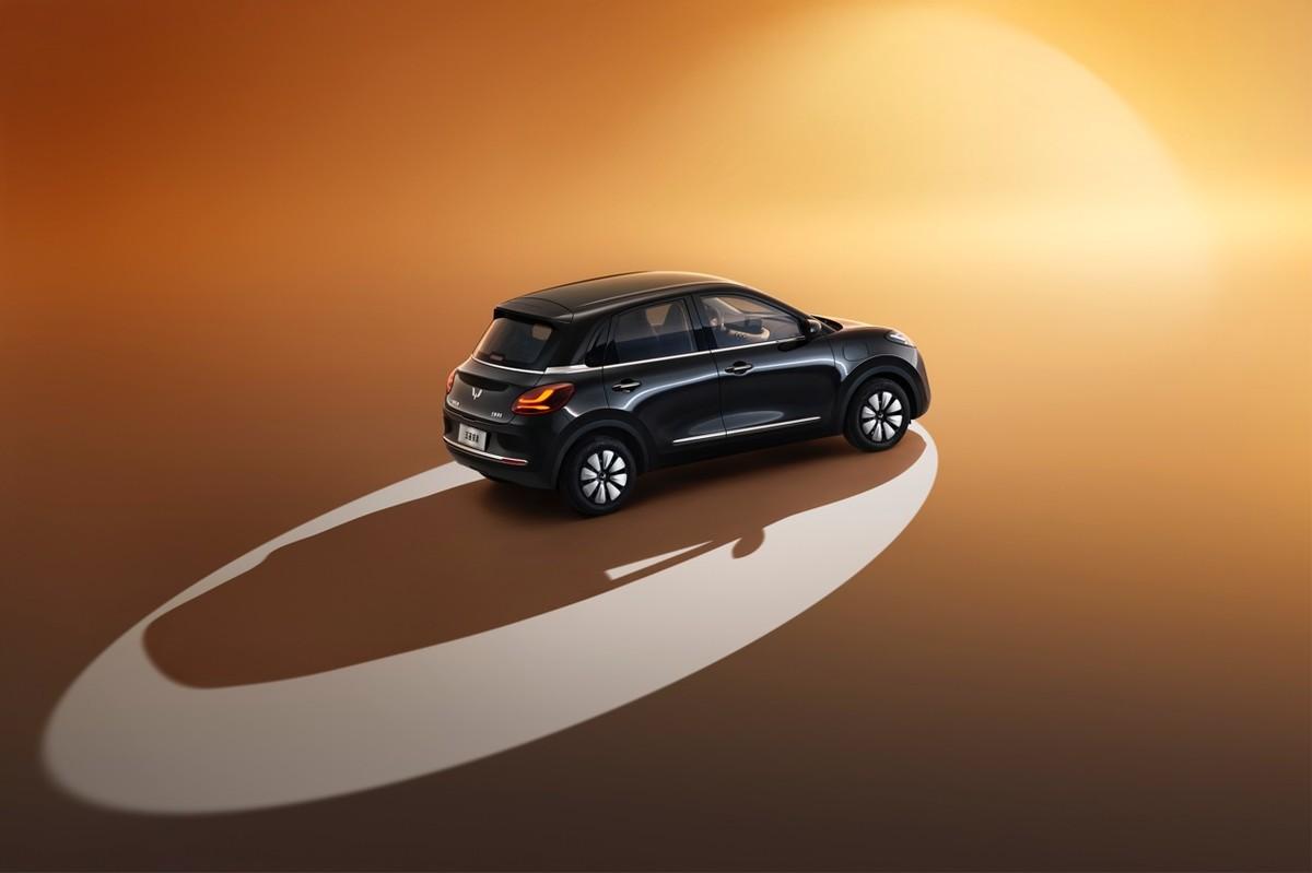 五菱缤果外观内饰曝光，10万内最好看的电动车实锤了？
等着五菱缤果上市的人，显然