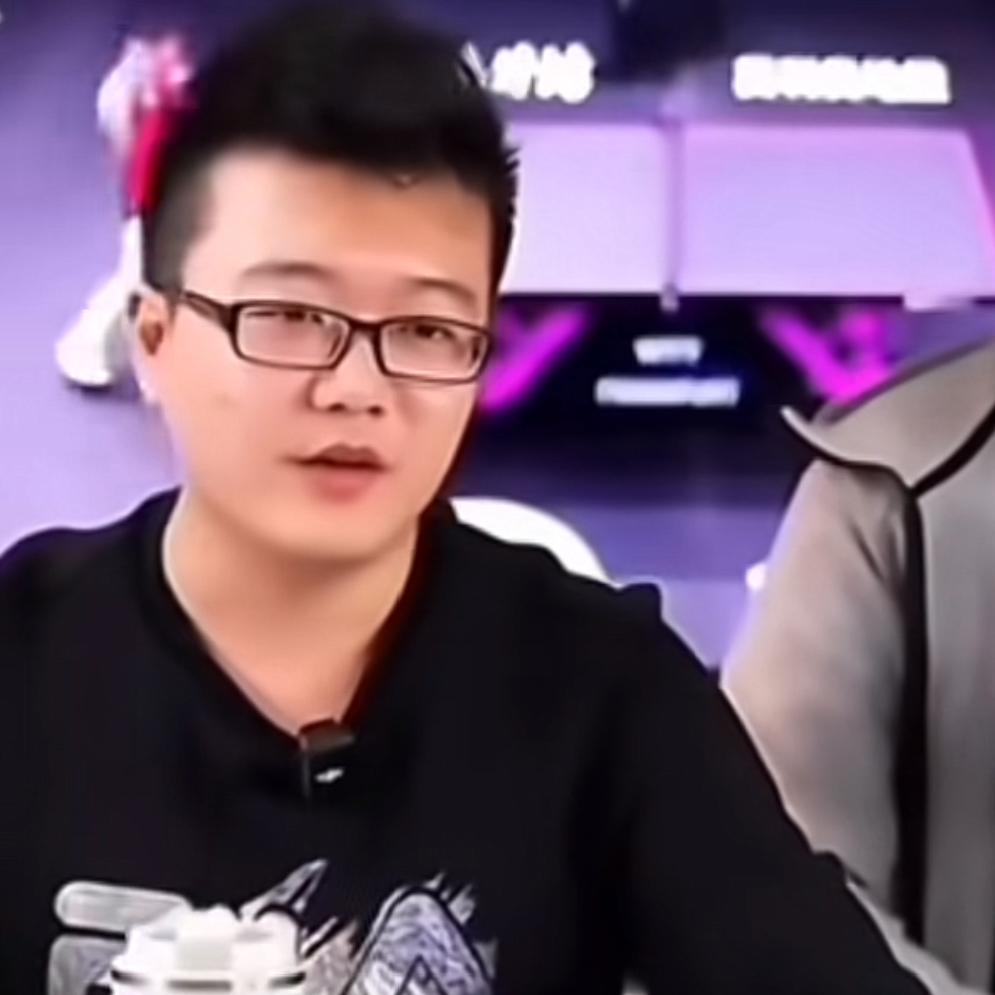莱维说：孙颖莎在关键时刻都能挺身而出，东京奥运会她冲在前面，把伊藤美诚强势崛起的