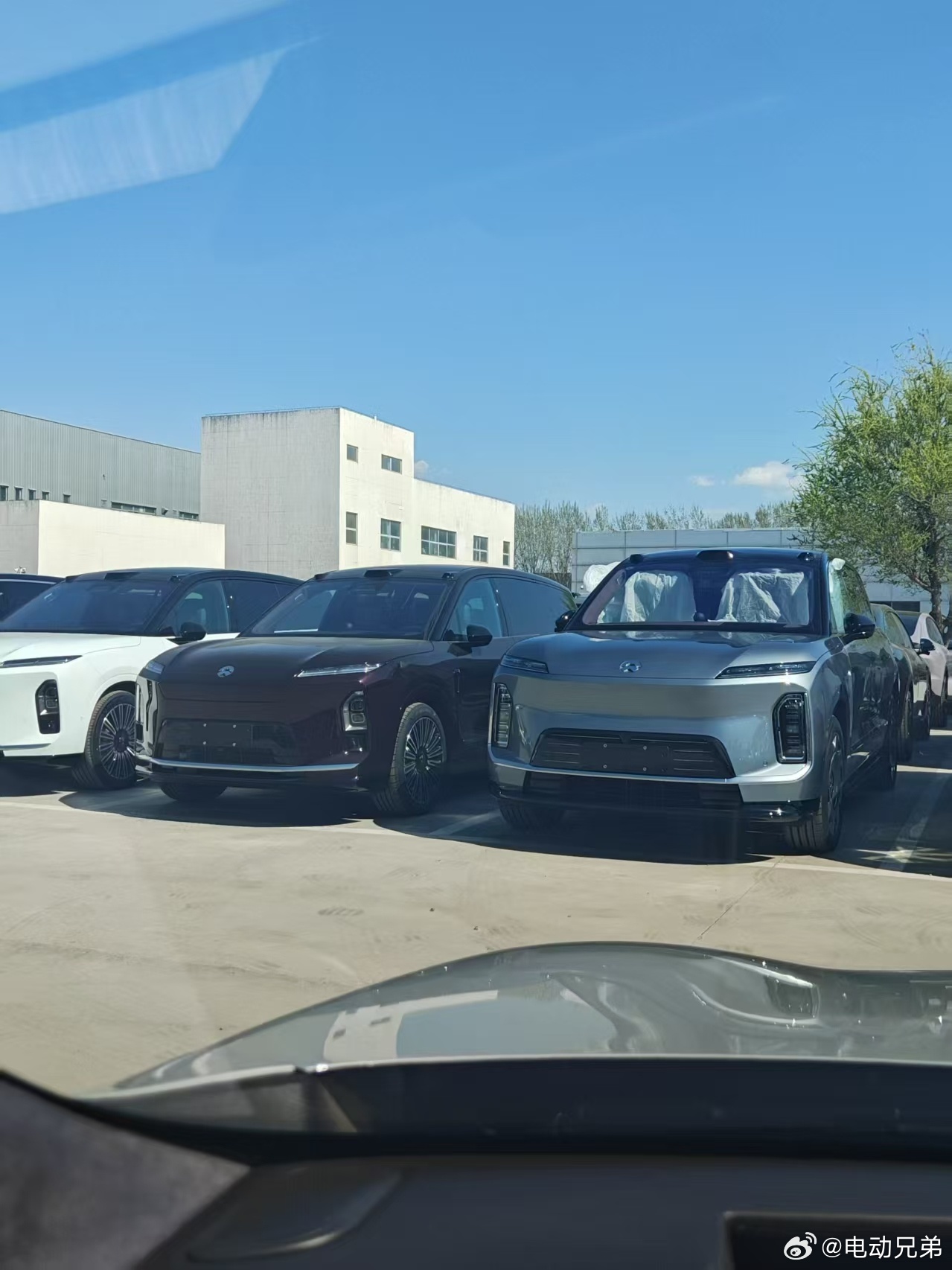 这个银色的9也挺好看的，哎 