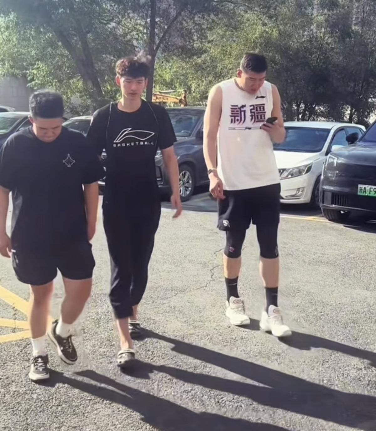 新疆队的伤病管理确实是个大问题！上个赛季结束，球队的主力球员，包括阿不都，齐麟，