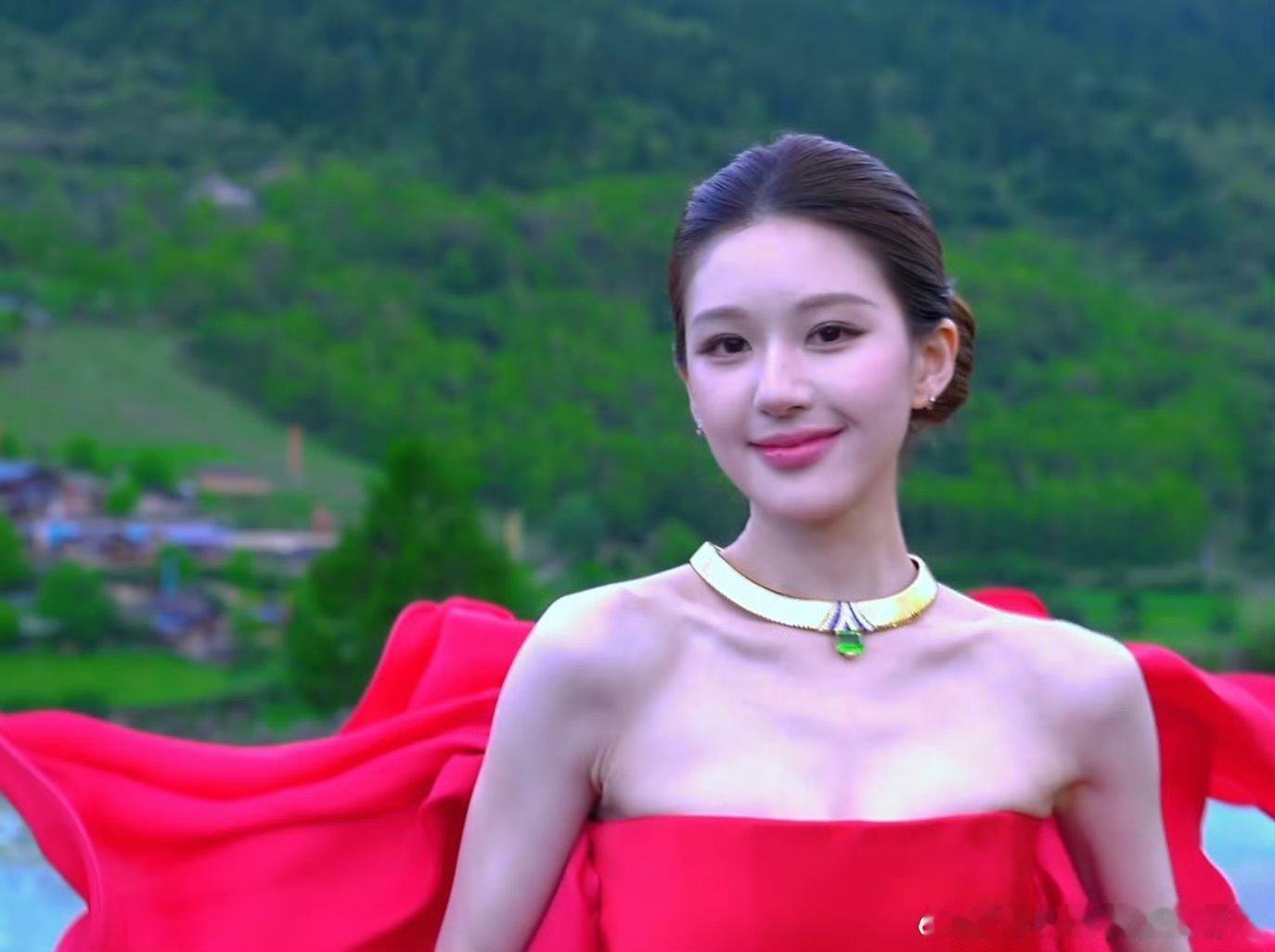 赵露思这次vogue状态真不错，妆容到造型都在线 