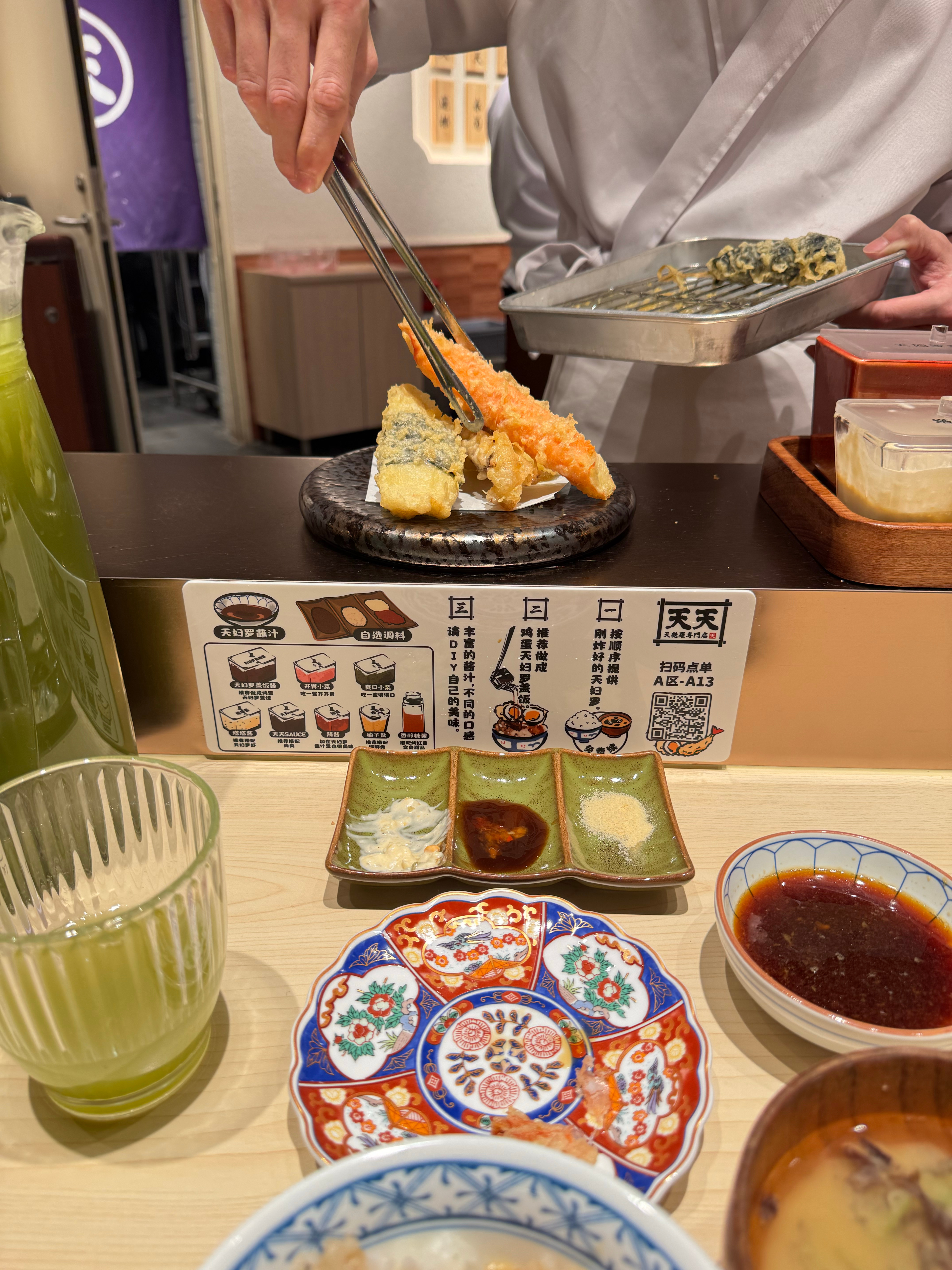 爱吃高端日料的群友都夸赞天天的天妇罗好吃，说不爱吃天妇罗的都会爱上。我倒要试试来