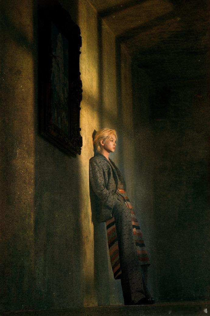 周震南把丰愉写进旋律里 深耕原创的他，擅长用旋律传递情绪。从《森林》的曲风碰撞到