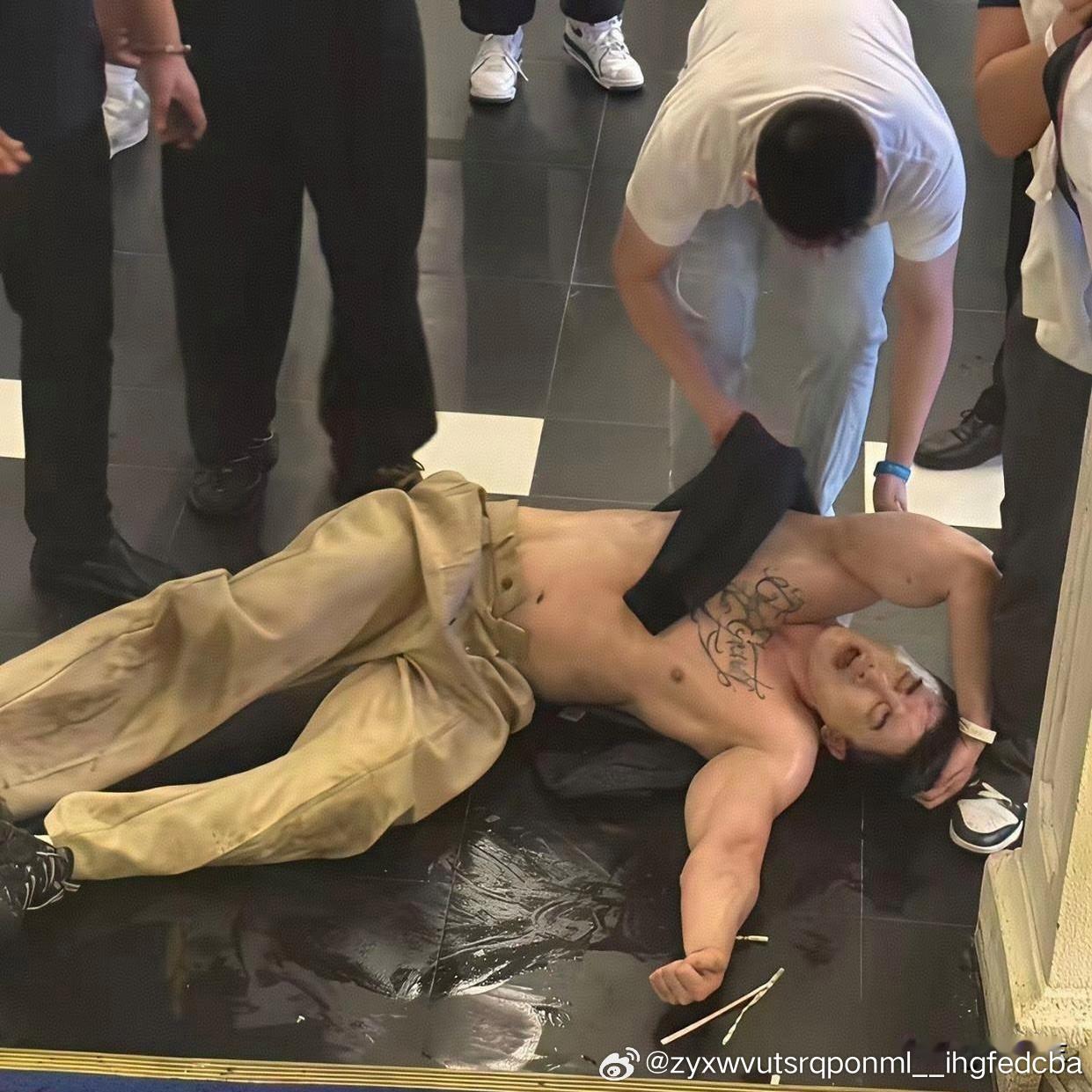 这是什么情况？感觉好心酸啊 