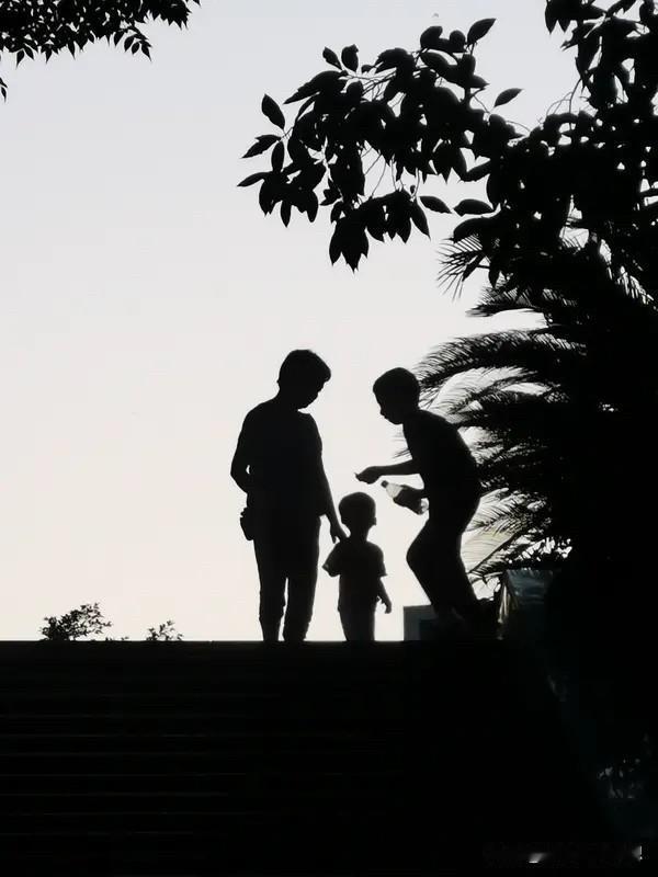 要问我今年春天最想实现的心愿，就是希望儿子能好好工作，和女朋友好好相处。

今年