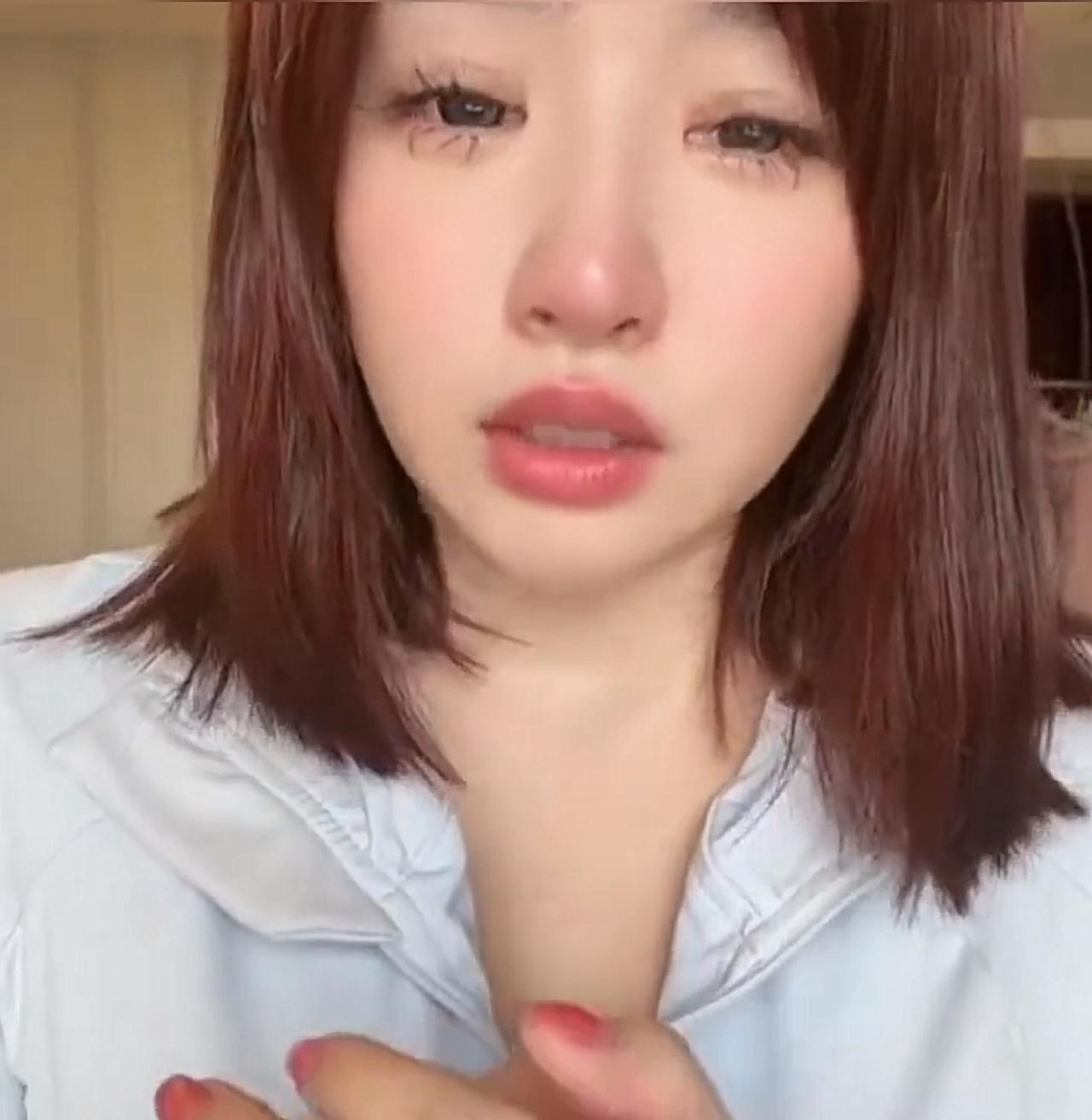 我是百万网红，我怕谁？我有大量粉丝撑腰，我怕谁？

近日，某位靠未婚生子成为网红