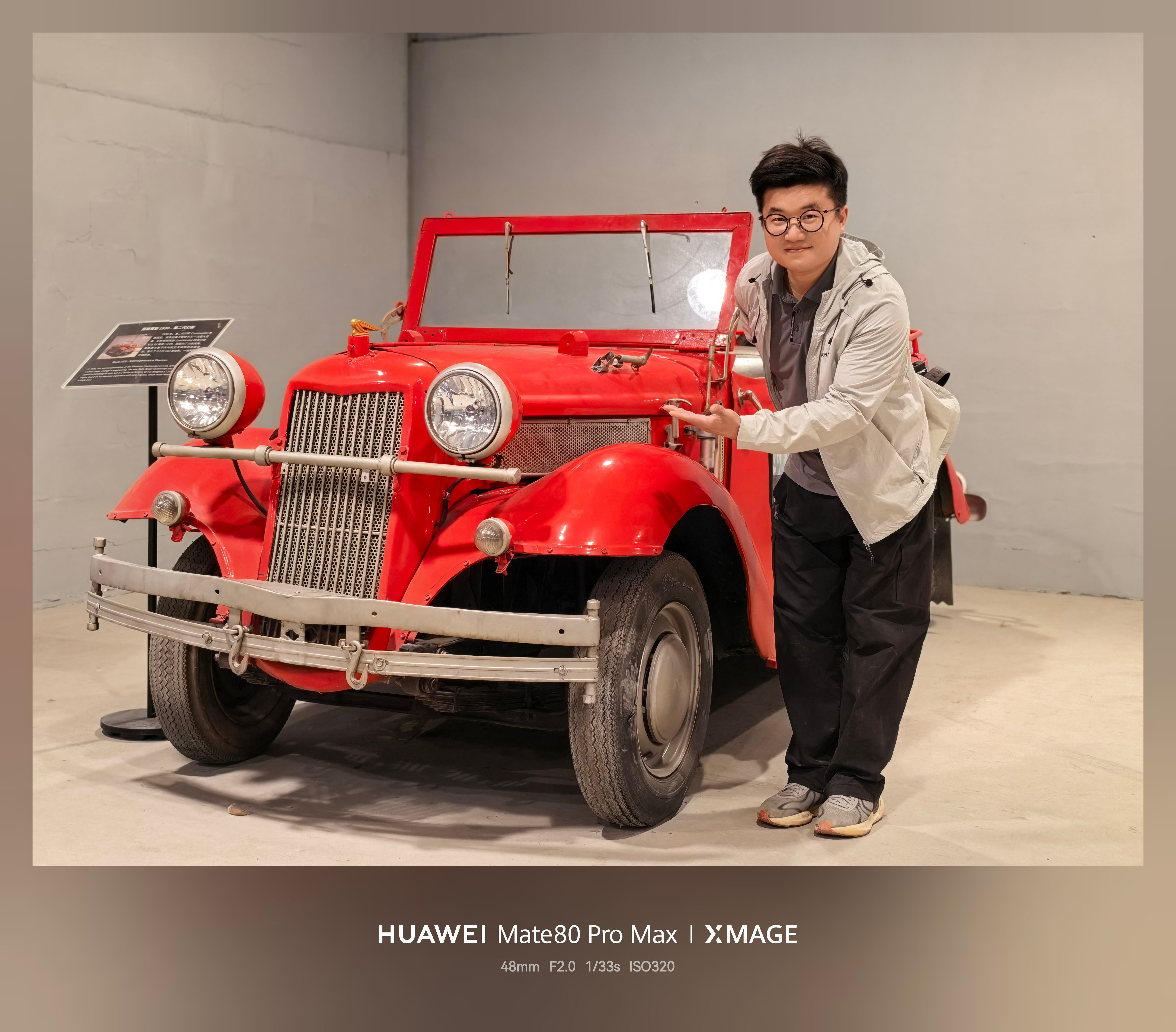 第二代劳斯莱斯幻影女皇座驾、7.3L V12、红色车身、敞篷设计、真皮沙发、女皇