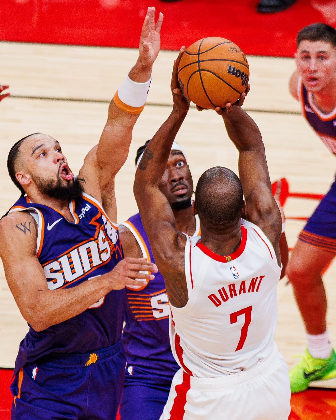 眼睛瞪大的像铜铃 NBA点赞成金 休斯顿火箭