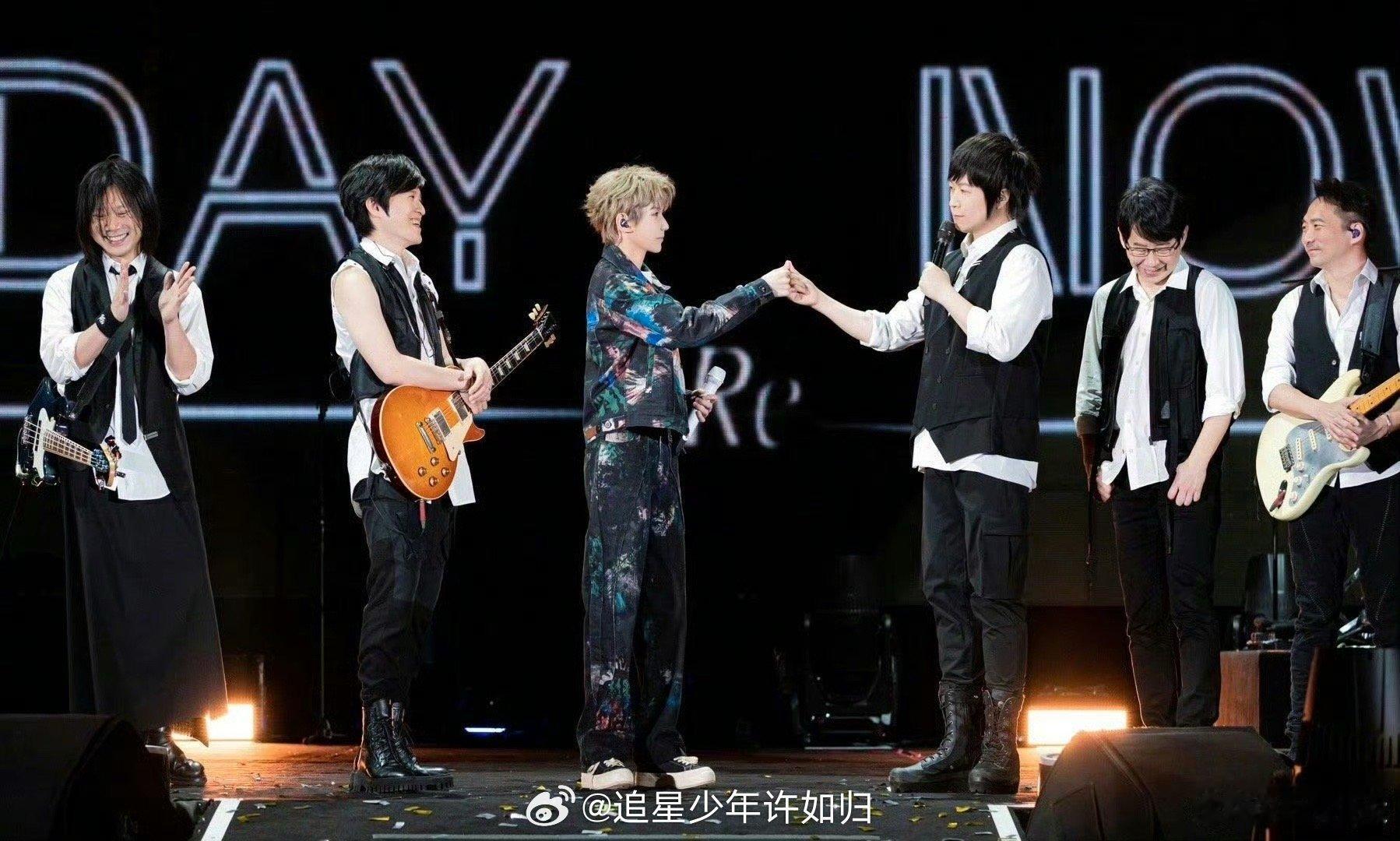 王源你们怎么又背着我合作 王源新歌的合作阵容也太顶了吧！苏打绿、五月天、落日飞车