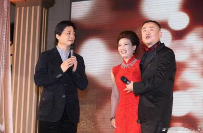 《交易的本质———如何寻找10倍股！》前情回顾昨天指数探底4002后触底反弹。多