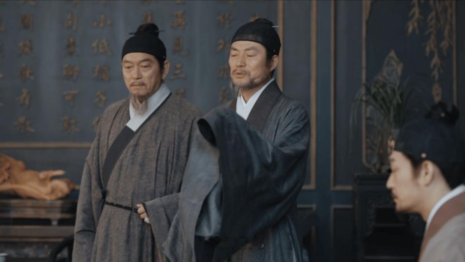 杨紫杨紫新剧事业黑粉都在这一桌了文会这帮人一边品墨一边挑剔她是女的！他们说的每一