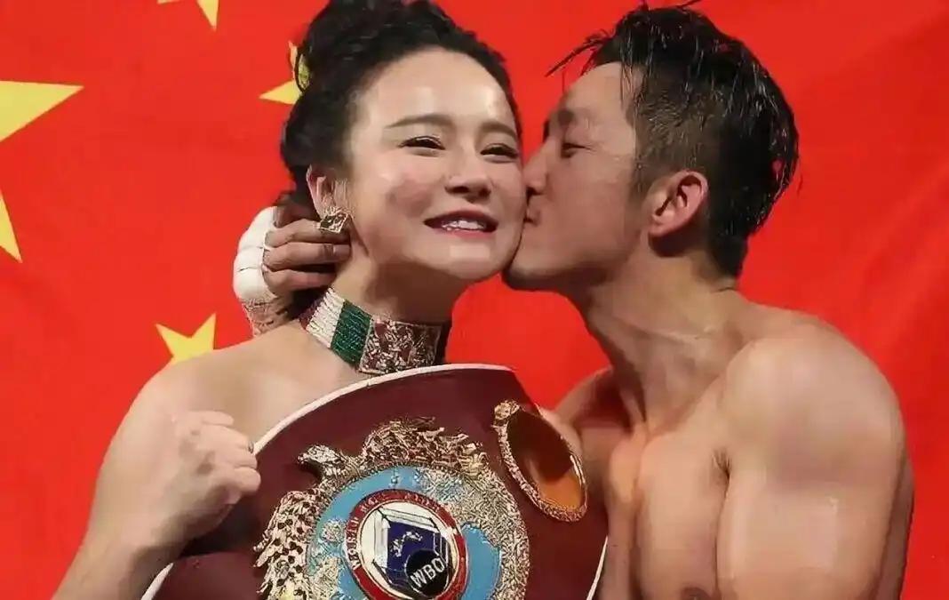 邹市明，是个狠人！

创业开拳馆，竟然在上海黄浦江边租下1.8万平方米的场馆，年