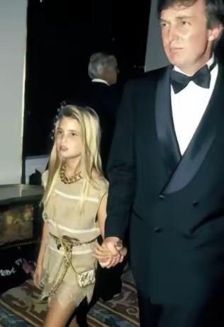 某些人怀疑特朗普跟他大女儿伊万卡关系不正常，这一点实在有点儿过分了。
虽然特朗普