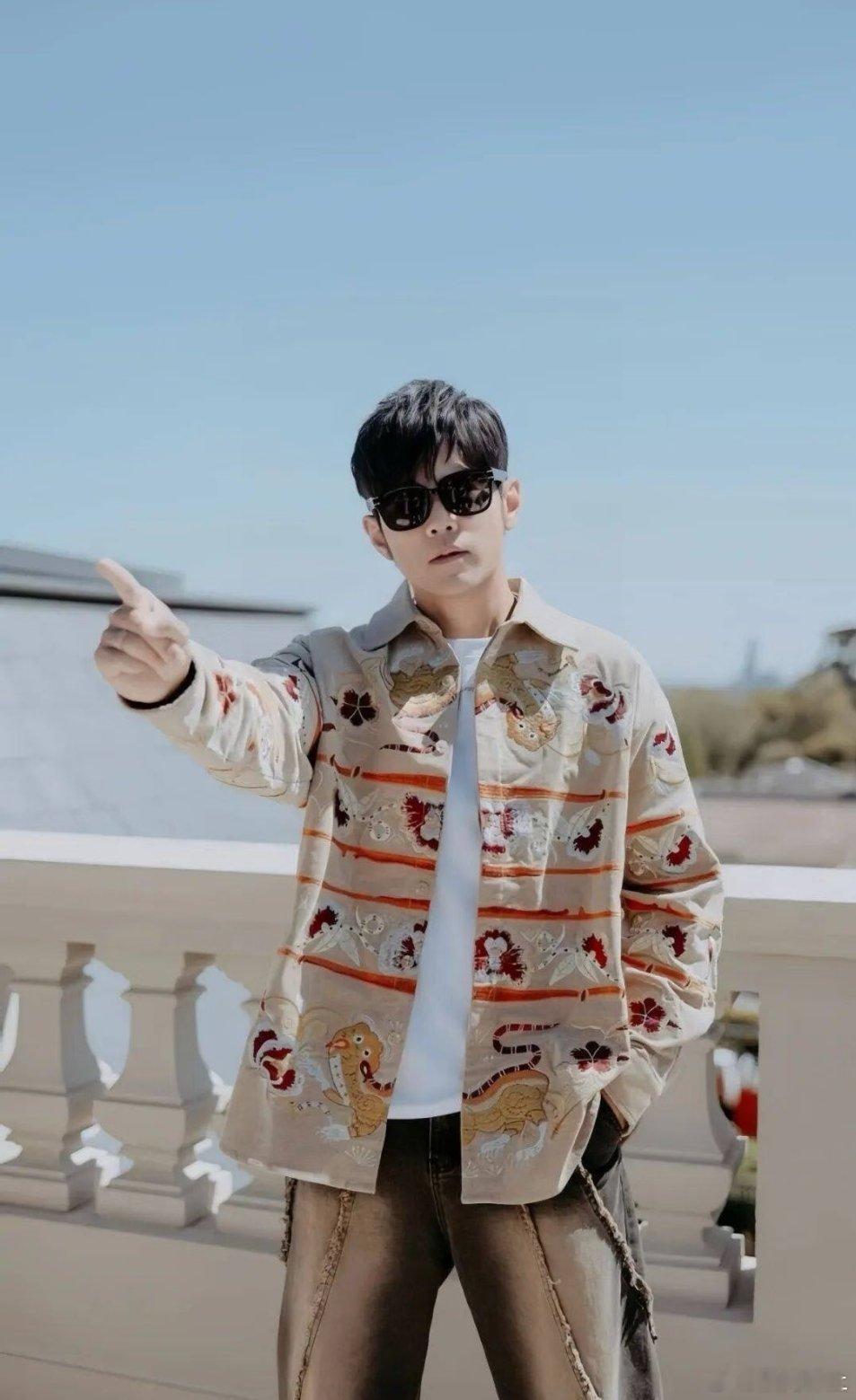 大家对周董的热情比盛夏都炎热吧！抢不到票也能进鸟巢看周杰伦懂无数人抢票落空的失落