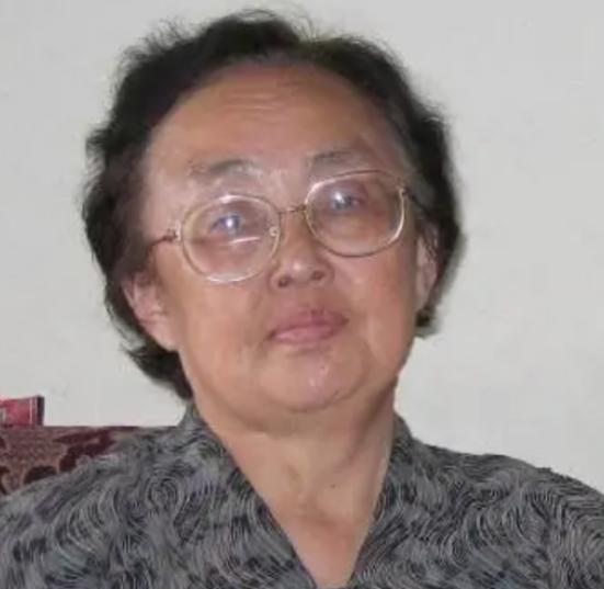 1960年，哈军工院长陈赓办公室冲进一个女孩，她大声问：“凭什么不录取我，我就要