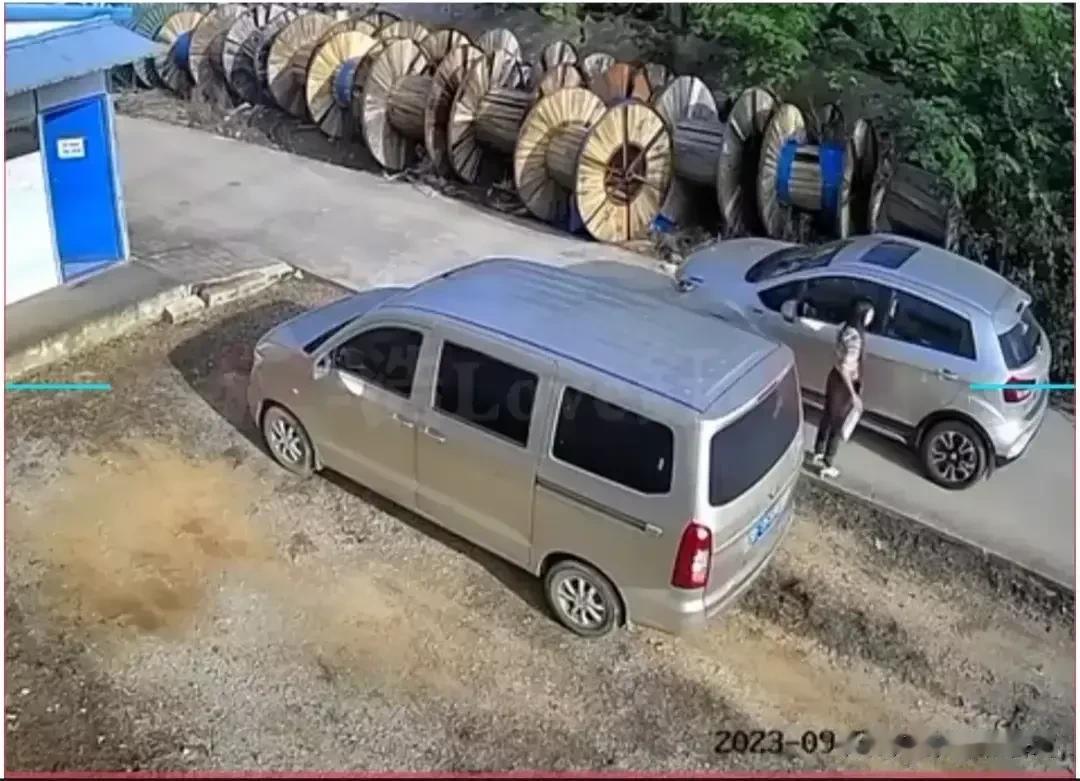 广西扶绥凶手案，2死1伤，其实被害女(刘某)是可以挽回生命的。

感情纠纷，实锤