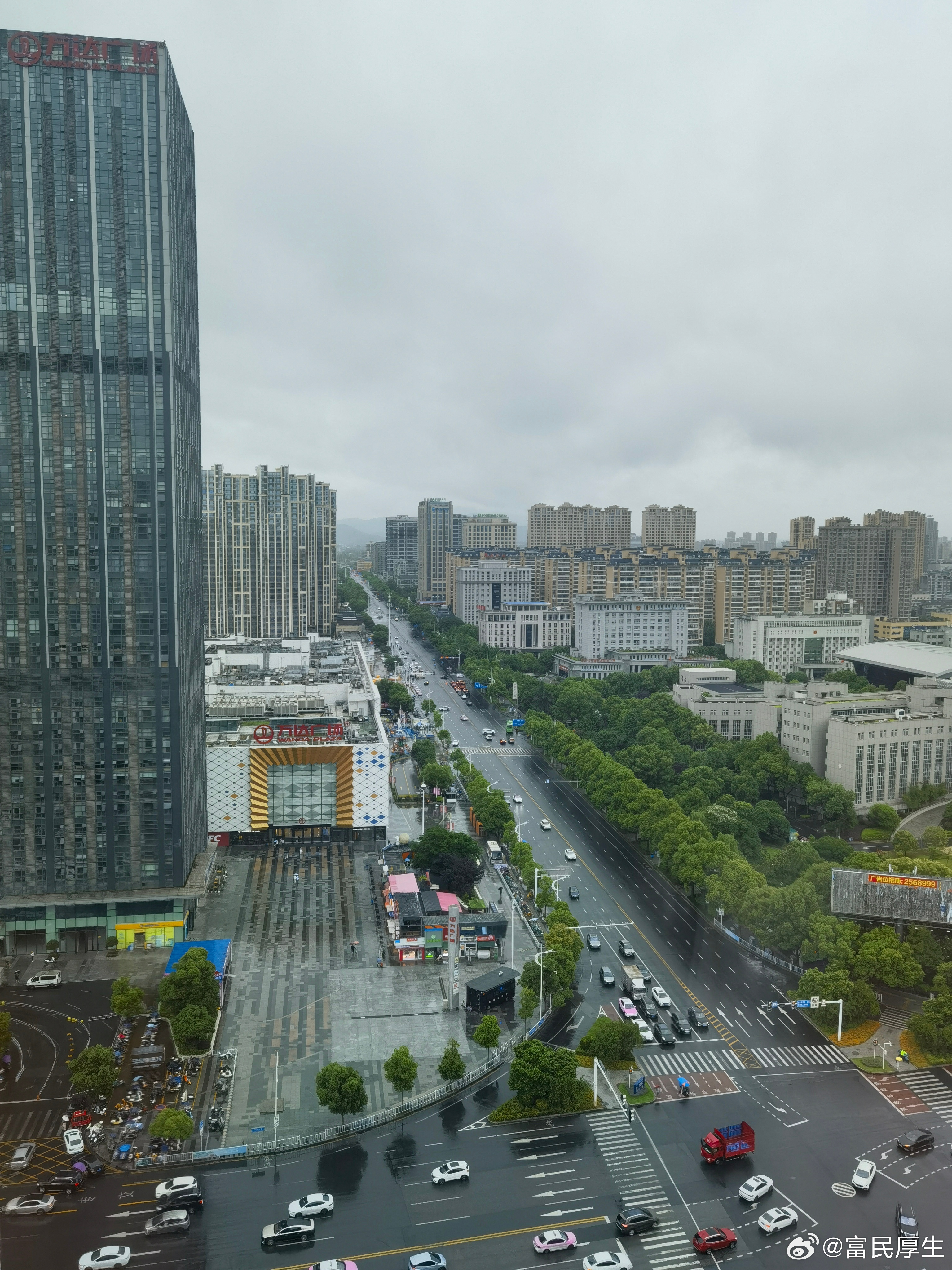 柳叶湖边 
