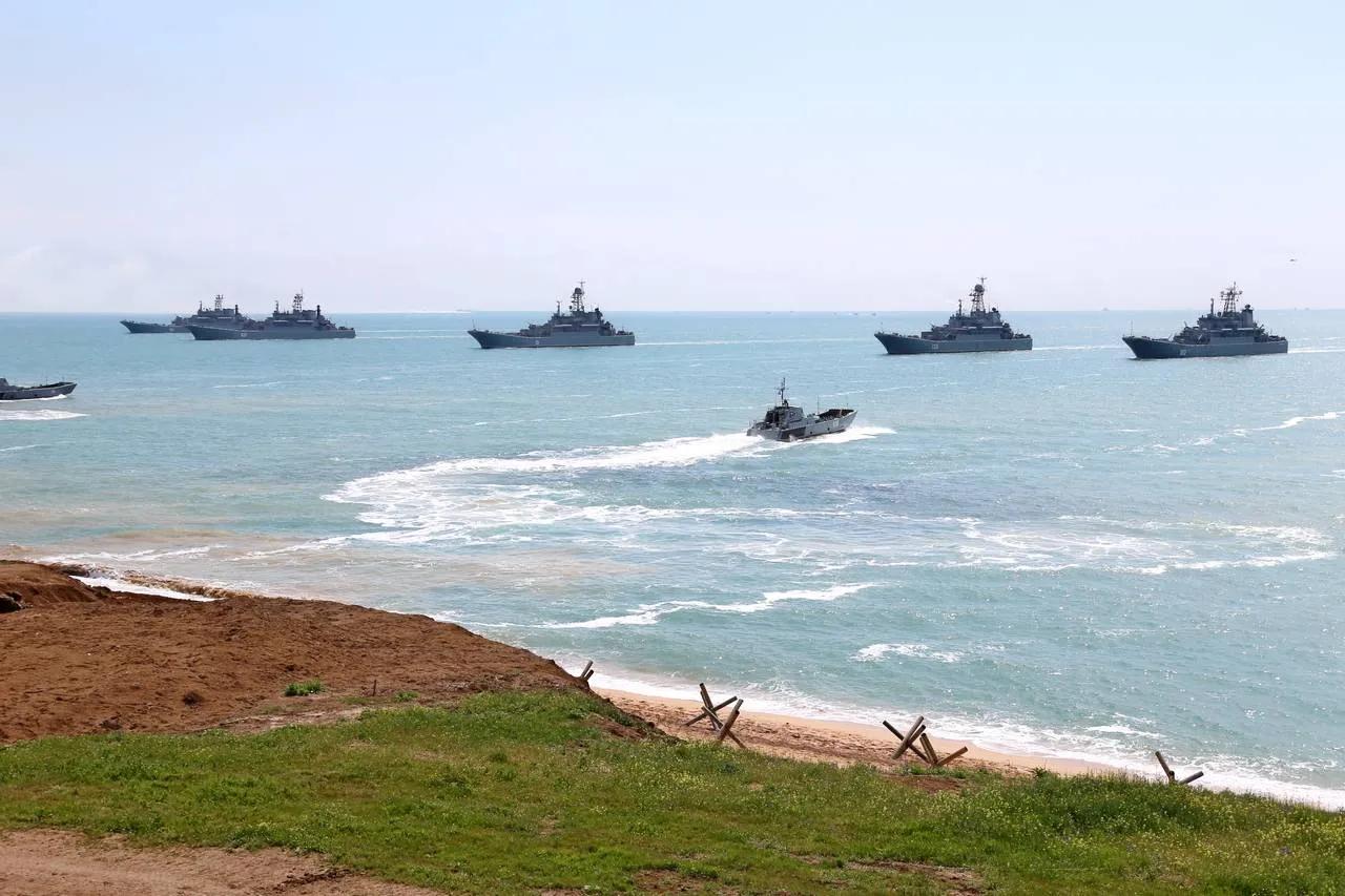 俄罗斯为何要建立亚速海军区 据悉，俄罗斯国防部为自己制定了雄心勃勃的任务，即到2