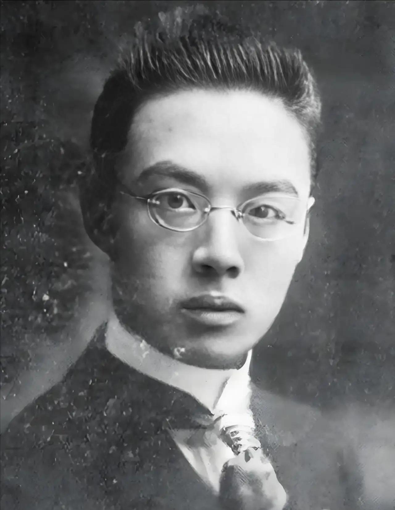 1935年，状元张謇独子被老仆枪杀，老仆随即饮弹自尽。巡捕房悬赏缉凶，不料原配夫