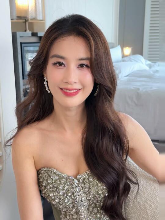 来一波黄圣依动图美貌 化妆：我
