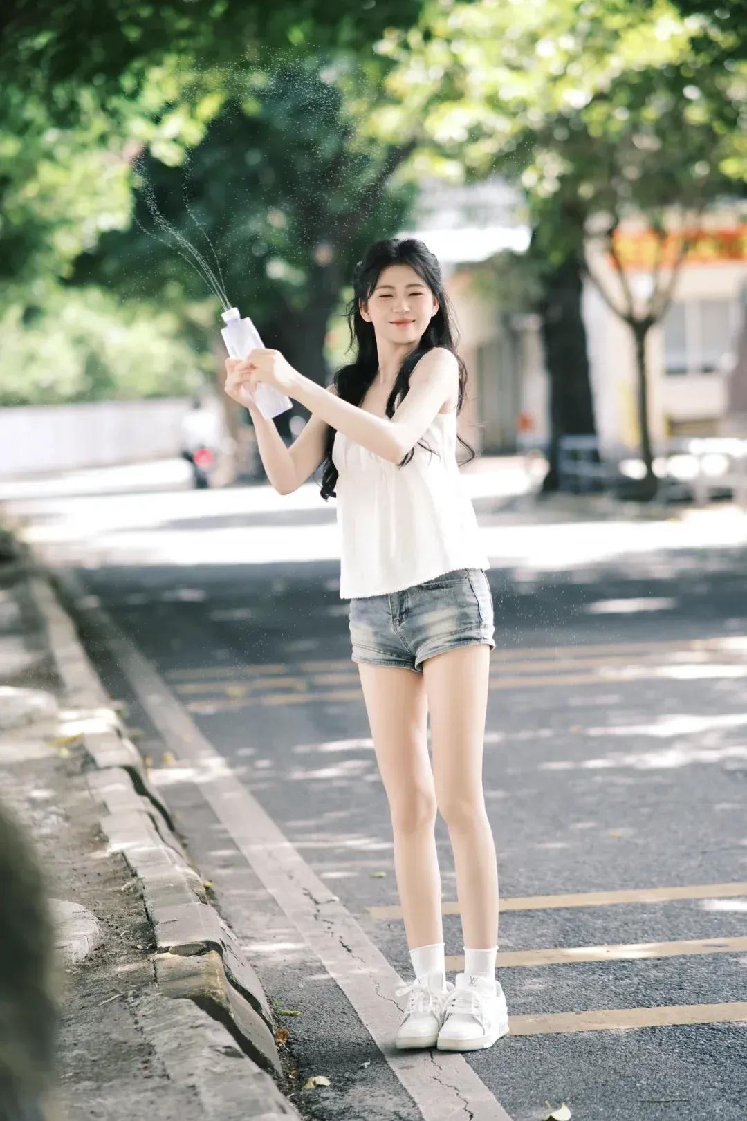 分享甜美小姐姐随手拍奔赴一场夏天的约会你心中的美女啥模样
