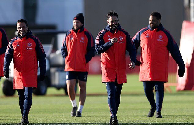 曼晚Tyrone Marshall🚨阿莫林对自己在曼联主教练的未来表示怀疑，并