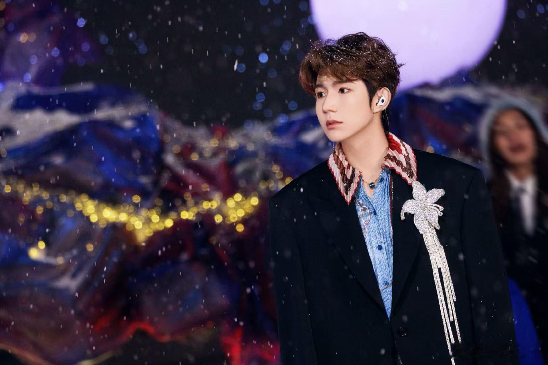 王源北京跨年出图王源北京卫视跨年出图王源北京卫视跨年出图，牧童舞台，