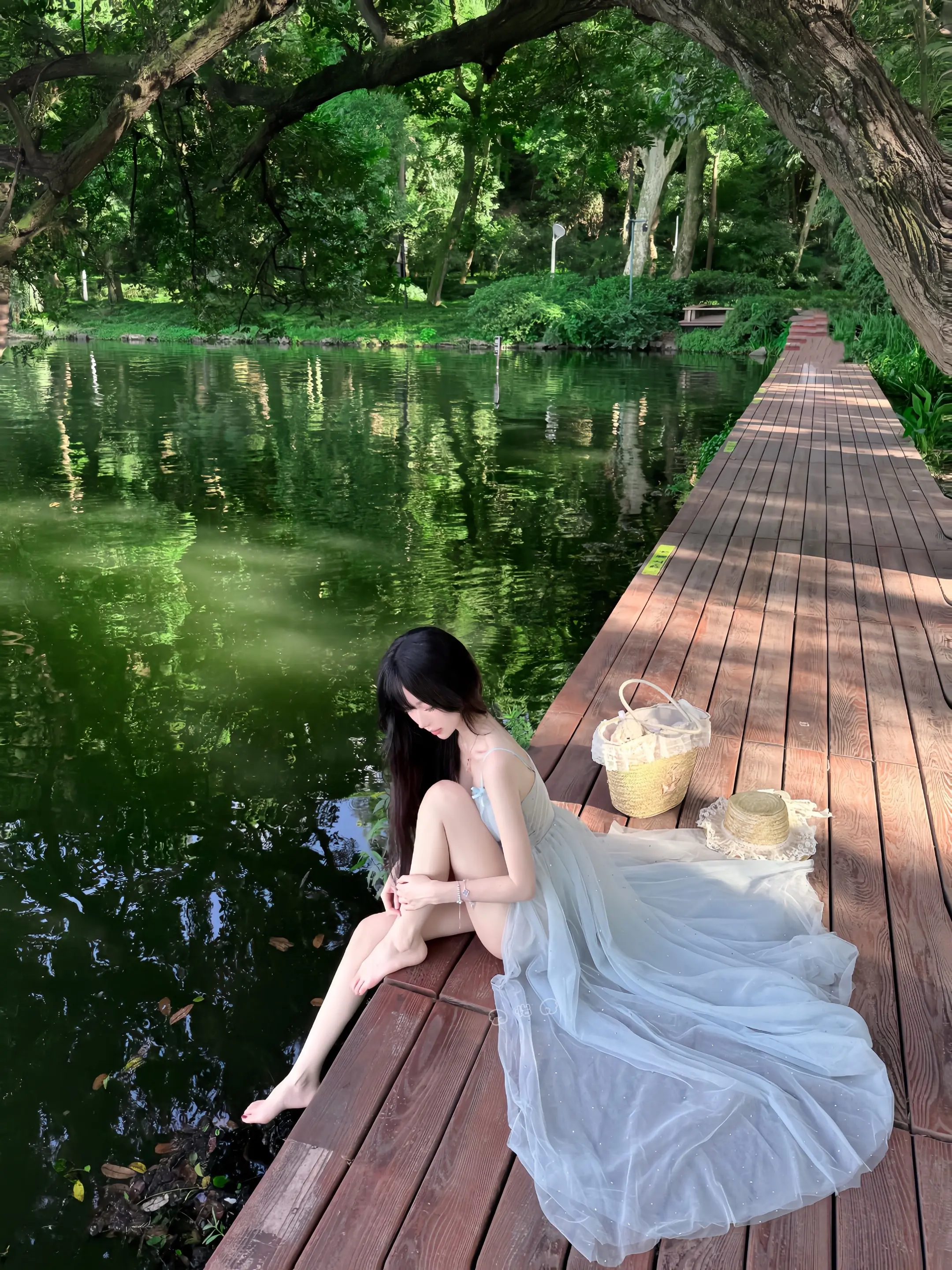 西湖纵有千般美 无你不过一滩水