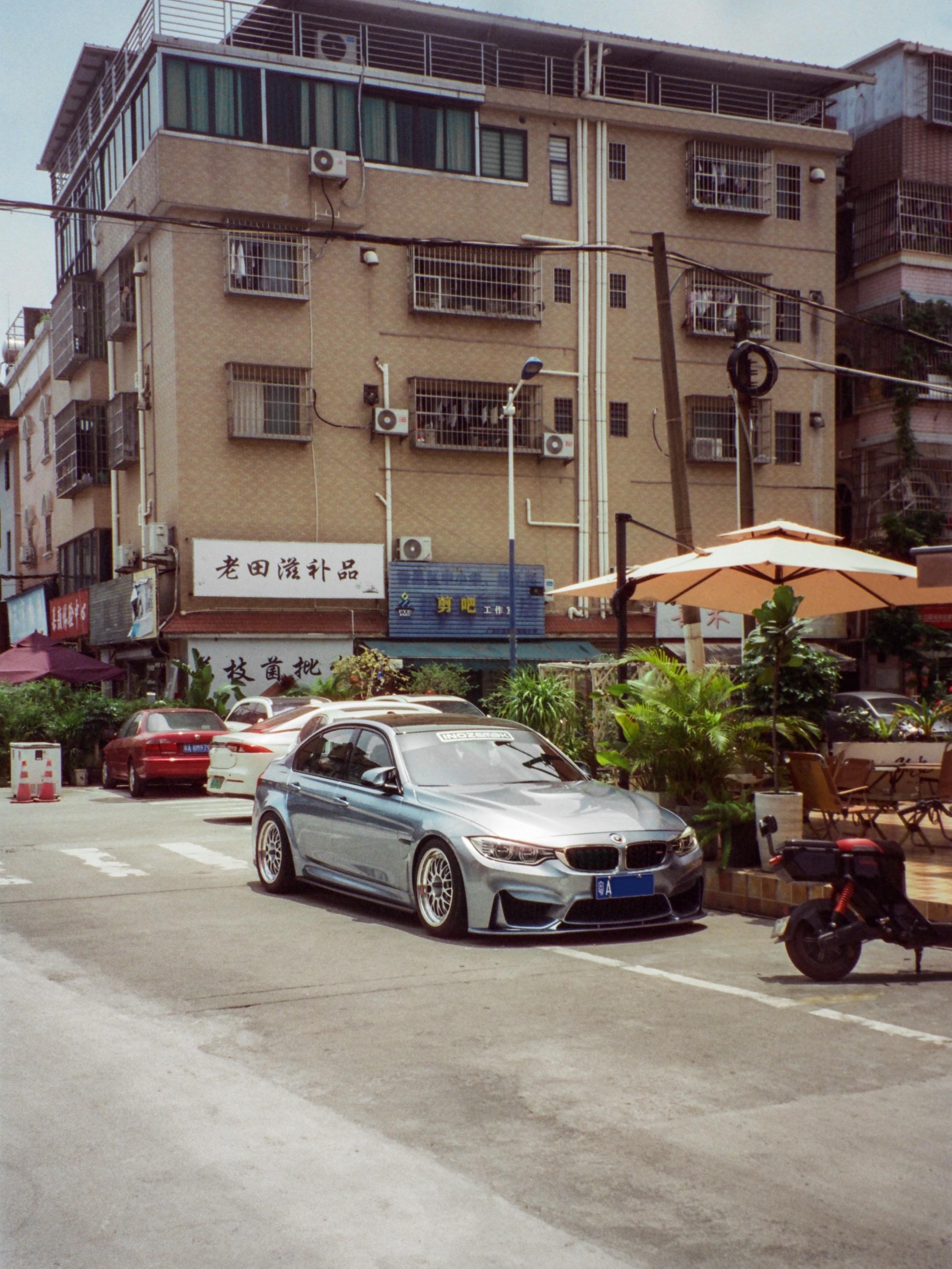 🧊 解冻。400D / YASHICA 105SE