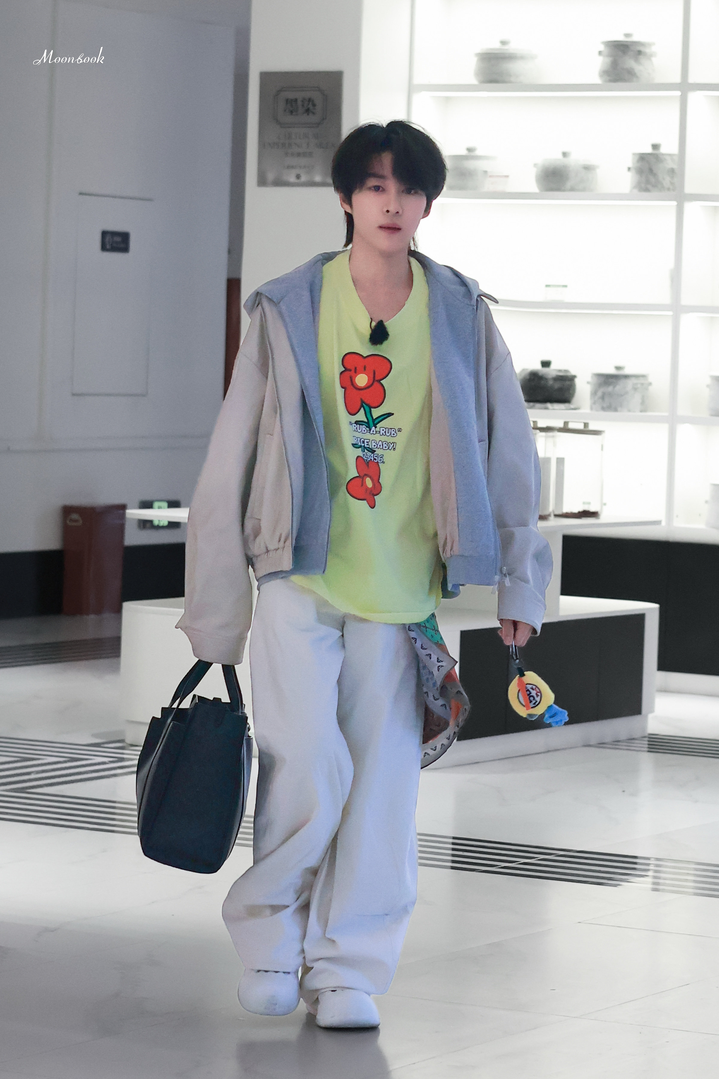 卓沅 💜 卓沅新歌justyolo 一万次的心动寄存月亮处 黄昏偏爱四季众生与