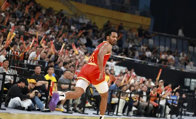 3-0！上海男篮33分大胜广厦 张镇麟23+9+6 王哲林11+9+5正负值+3